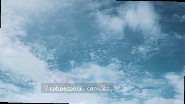 卡片背景：白色墙上挂着三块时钟，指针停在不同的时间，暗示流程节奏。